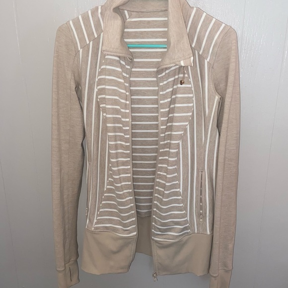 Lululemon jacket - Picture 3 of 10